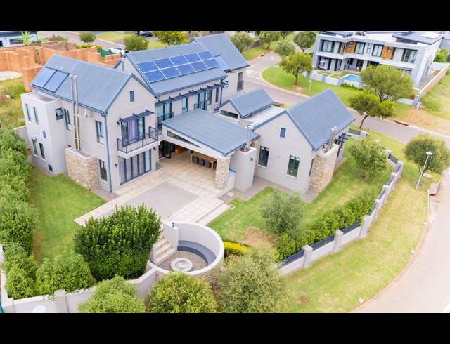 5 BEDROOM HOUSE FOR SALE IN COPPERLEAF ESTATE